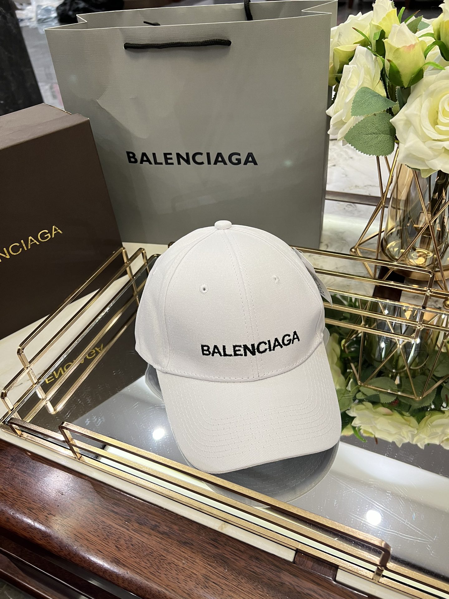 balenciaga  hat model 01